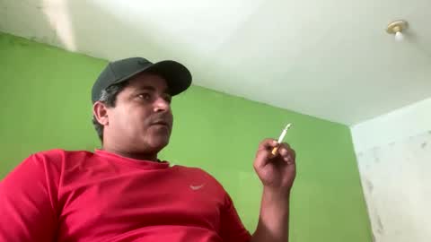 Snapshot of 9vinhocamshow chatting on 11/10/25, 11:31 9vinhocamshow online show from 11/10/25, 11:31