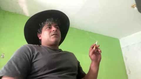 Snapshot of 9vinhocamshow chatting on 11/18/25, 11:36 9vinhocamshow online show from 11/18/25, 11:36