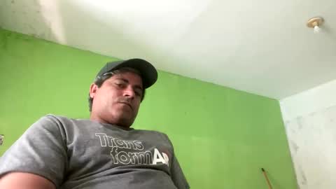 Snapshot of 9vinhocamshow chatting on 11/20/25, 11:32 9vinhocamshow online show from 11/20/25, 11:32