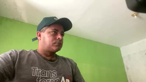 Snapshot of 9vinhocamshow chatting on 12/15/25, 11:36 9vinhocamshow online show from 12/15/25, 11:36