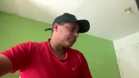 Snapshot of 9vinhocamshow chatting on 12/22/25, 11:07 9vinhocamshow online show from 12/22/25, 11:07