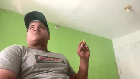 Snapshot of 9vinhocamshow chatting on 01/19/26, 11:03 9vinhocamshow online show from 01/19/26, 11:03