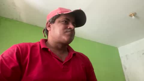 Snapshot of 9vinhocamshow chatting on 02/07/26, 10:52 9vinhocamshow online show from 02/07/26, 10:52