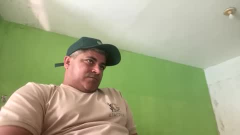 Snapshot of 9vinhocamshow chatting on 02/16/26, 11:50 9vinhocamshow online show from 02/16/26, 11:50