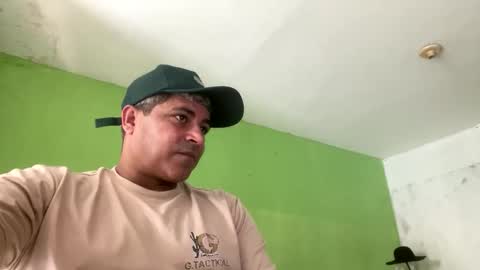 Snapshot of 9vinhocamshow chatting on 03/02/26, 11:17 9vinhocamshow online show from 03/02/26, 11:17