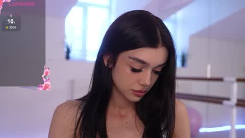 Snapshot of 9west chatting on 09/17/25, 12:51 KARINA online show from 09/17/25, 12:51