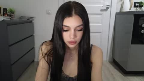 Snapshot of 9west chatting on 04/25/26, 03:09 KARINA online show from 04/25/26, 03:09