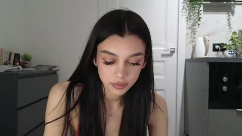 Snapshot of 9west chatting on 04/30/26, 02:45 KARINA online show from 04/30/26, 02:45