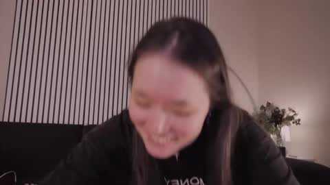 Snapshot of _3x7_ chatting on 09/28/25, 12:21 _3x7_ online show from 09/28/25, 12:21