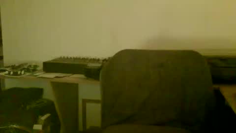 Snapshot of _8inchtranslover_ chatting on 10/31/25, 11:06 DeniceLovelace online show from 10/31/25, 11:06