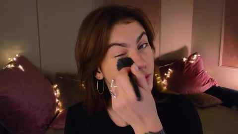 Willow online show from 11/28/25, 09:17