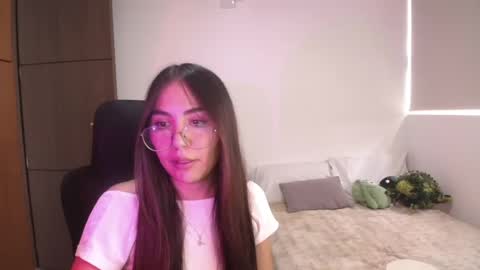 Snapshot of _abbyyyy_ chatting on 07/28/26, 04:39 abby 3 online show from 07/28/26, 04:39