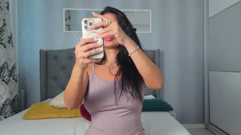 Snapshot of _adelle chatting on 07/06/26, 10:34 Adelle online show from 07/06/26, 10:34