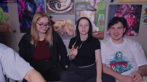 Snapshot of _adrenalinee_ chatting on 11/22/25, 04:39 KENDALL NATHANRYAN LUCY online show from 11/22/25, 04:39