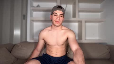 Snapshot of _aesthetic chatting on 09/22/25, 08:33 _aesthetic online show from 09/22/25, 08:33