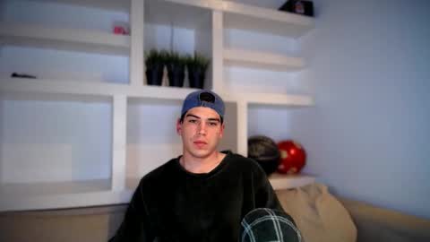 _aesthetic online show from 11/18/25, 07:18