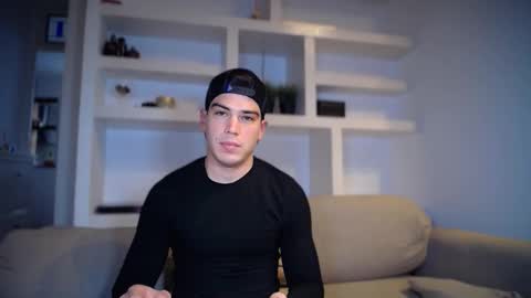 _aesthetic online show from 02/03/26, 03:39