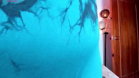 _aithanaa_ online show from 11/15/25, 07:43