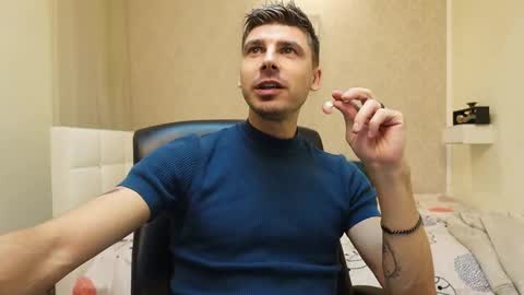 Alex online show from 11/04/25, 01:05