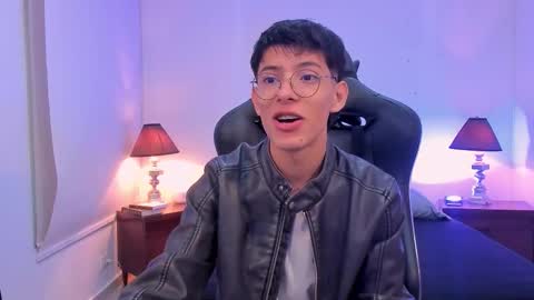 Snapshot of _alexandersawyer_ chatting on 11/14/25, 01:10 Alexander online show from 11/14/25, 01:10