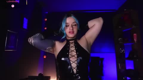 Miss Alice  My internet sucks these days see you soon online show from 11/03/25, 08:54