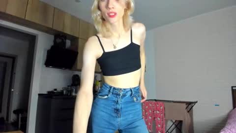 Gaylord online show from 12/02/25, 09:36