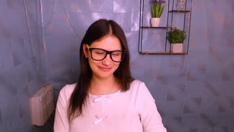 Alice online show from 01/06/25, 01:30