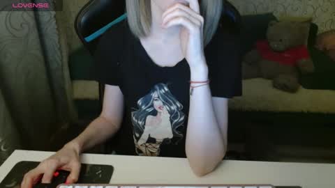 Snapshot of _alicecullen_ chatting on 11/16/25, 02:55 AliceCullen online show from 11/16/25, 02:55