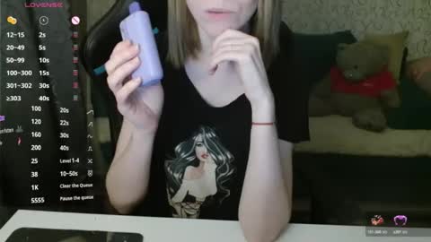 Snapshot of _alicecullen_ chatting on 11/30/25, 03:27 AliceCullen online show from 11/30/25, 03:27