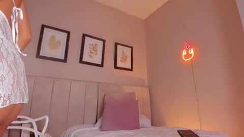 Snapshot of _alison_c chatting on 10/23/25, 11:31 Hii I m Alison online show from 10/23/25, 11:31