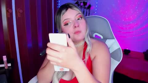 Snapshot of _alukah__ chatting on 10/23/25, 04:39 Alisa online show from 10/23/25, 04:39