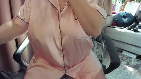 lisa online show from 04/12/26, 09:36