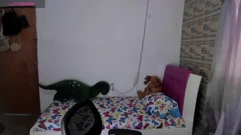 AMELIA  online show from 04/14/26, 04:02