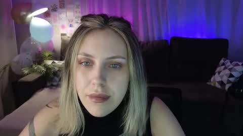 Snapshot of _amymoore_ chatting on 02/09/26, 01:53 _amymoore_ online show from 02/09/26, 01:53