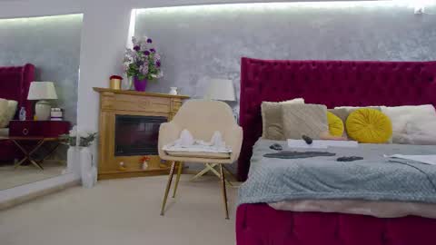 Snapshot of _ana_star chatting on 11/18/25, 05:12 _ana_star online show from 11/18/25, 05:12