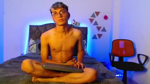 Snapshot of _andrew_willyams chatting on 01/19/25, 10:39 Andres online show from 01/19/25, 10:39