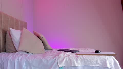 ngela  online show from 01/24/25, 11:37