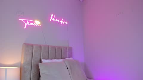 ngela  online show from 02/04/25, 11:38