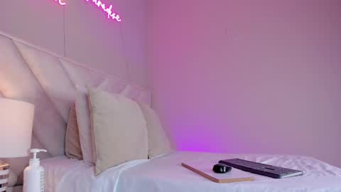 ngela  online show from 02/24/25, 09:41