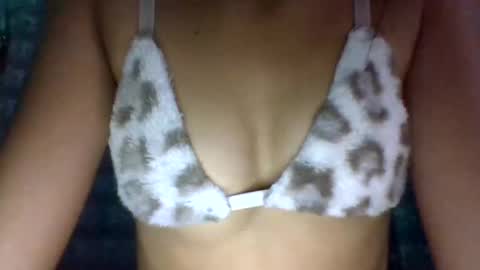 Snapshot of _angelics69_ chatting on 09/16/25, 04:41 angel online show from 09/16/25, 04:41