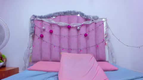 Snapshot of _aniisha_ chatting on 12/22/24, 07:31 Any online show from 12/22/24, 07:31