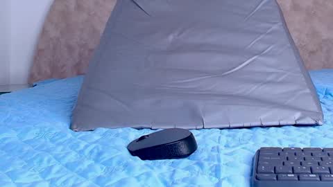 Any online show from 04/11/26, 07:18