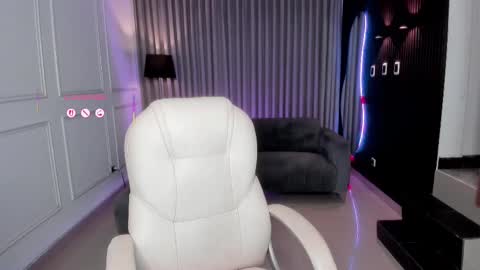 Snapshot of _anna_parker_ chatting on 02/11/25, 07:48 Ana online show from 02/11/25, 07:48