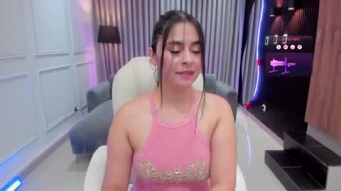 Snapshot of _anna_parker_ chatting on 02/19/25, 07:27 Ana online show from 02/19/25, 07:27