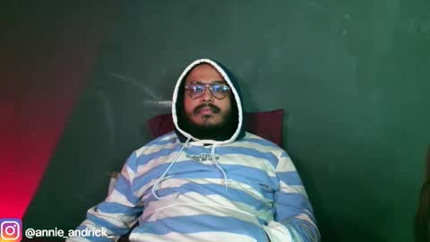 Annie Andrick online show from 11/08/25, 01:00