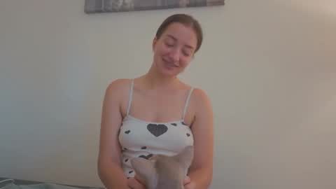 Snapshot of _annieone chatting on 09/15/25, 01:55 Anna online show from 09/15/25, 01:55