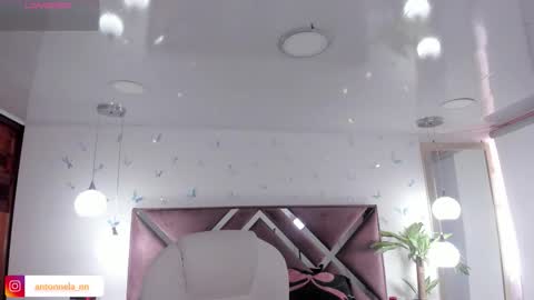 antonnela online show from 12/17/25, 03:40