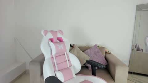 Snapshot of _april_smith_ chatting on 01/10/25, 12:26 online show from 01/10/25, 12:26