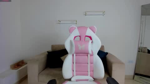    online show from 02/25/26, 12:15