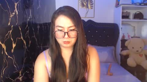 Snapshot of _arah chatting on 09/18/25, 01:24 arah online show from 09/18/25, 01:24